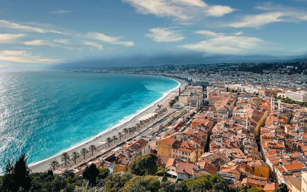 The curve of the Baie des Anges and the Promenade des Anglais seen from Castle Hill